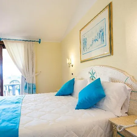 Club Hotel 4*